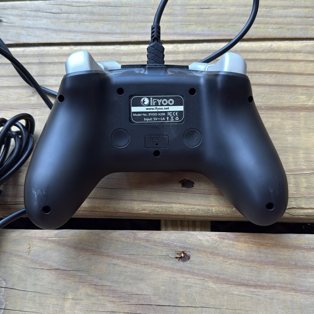 IFYOO IFYOO-X208 Wired Controller Black Silver Gray Video Game Gaming - Picture 4 of 7